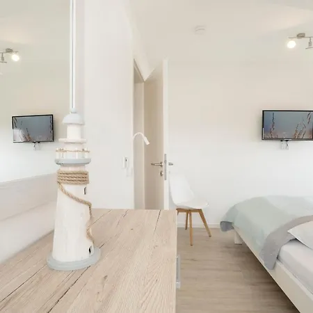 Holiday home Haus Humml Groemitz