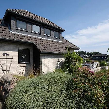 Holiday home Haus Humml Groemitz